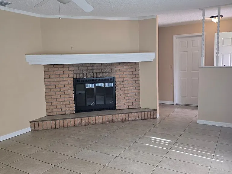6401 Paul Buchman Hwy — Photo 9