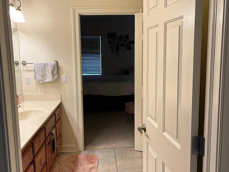 21160 Chancery Ct — Photo 45
