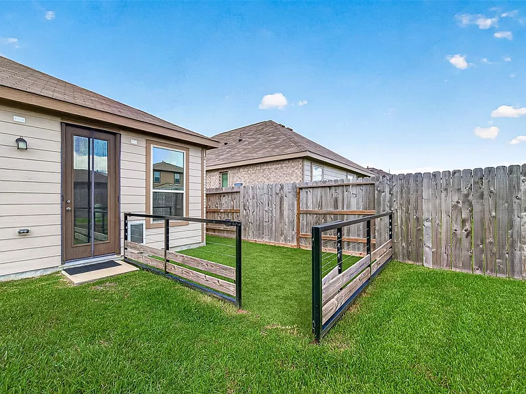 12602 Blue Jay Cove Ln — Photo 46