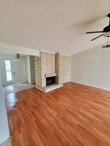 2210 Greenvalley Dr — Photo 3