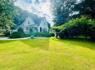 102 Wharncliffe Ave, Gilbert, WV 25621