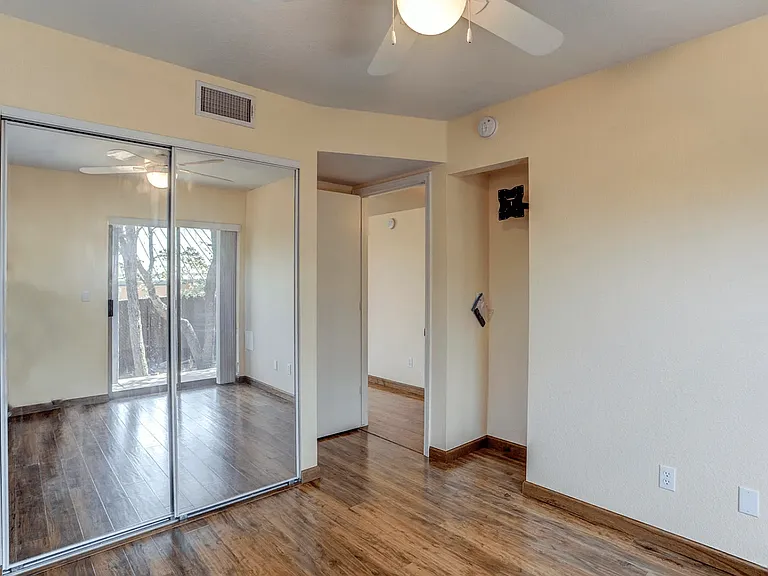 803 W Saint Moritz Dr — Photo 9