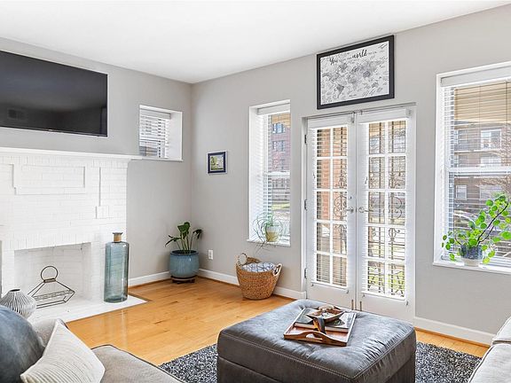 5th image of 5631 Pershing Ave APT 12