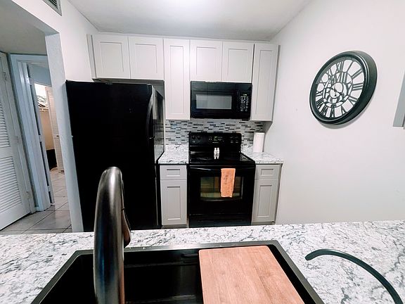 4th image of 3124 Us Highway 441 SE APT G3
