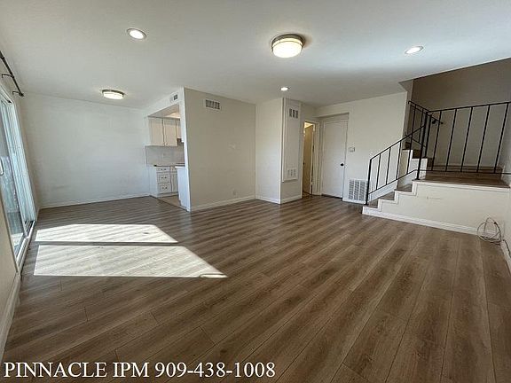 3rd image of 1452 Forest Glen Dr APT 27