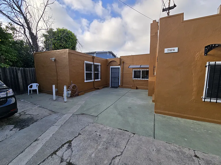 2928 Schyler St — Photo 17