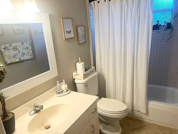 4th image of 6435 Foster Street