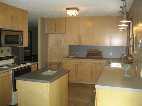 4th image of 905 Milfred Ave