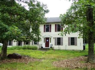1175 Pine Rdg, Bushkill, PA 18324