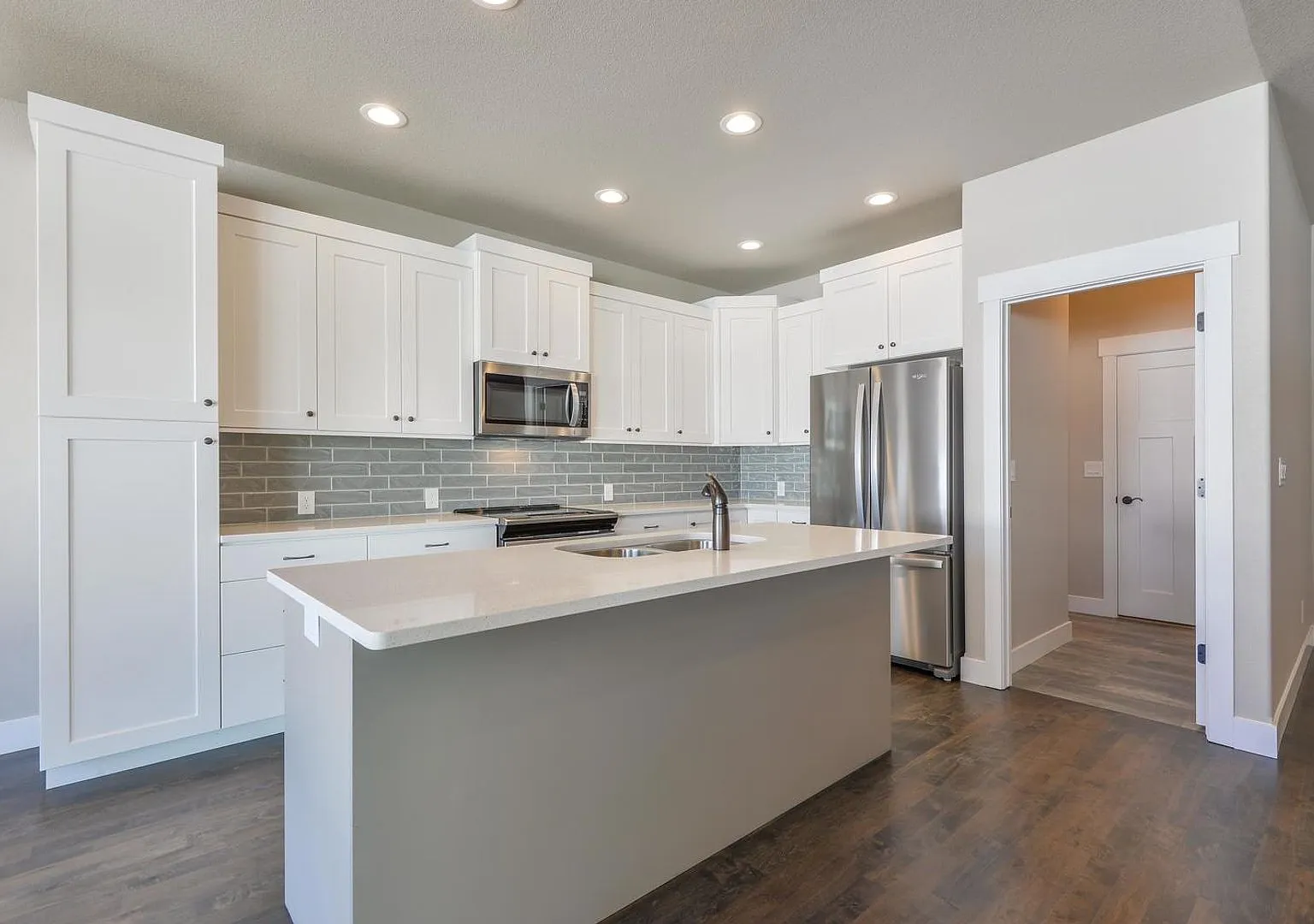 Beautiful 3 Bedroom, 2.5 Bath Ranch in Berthoud! — Photo 3
