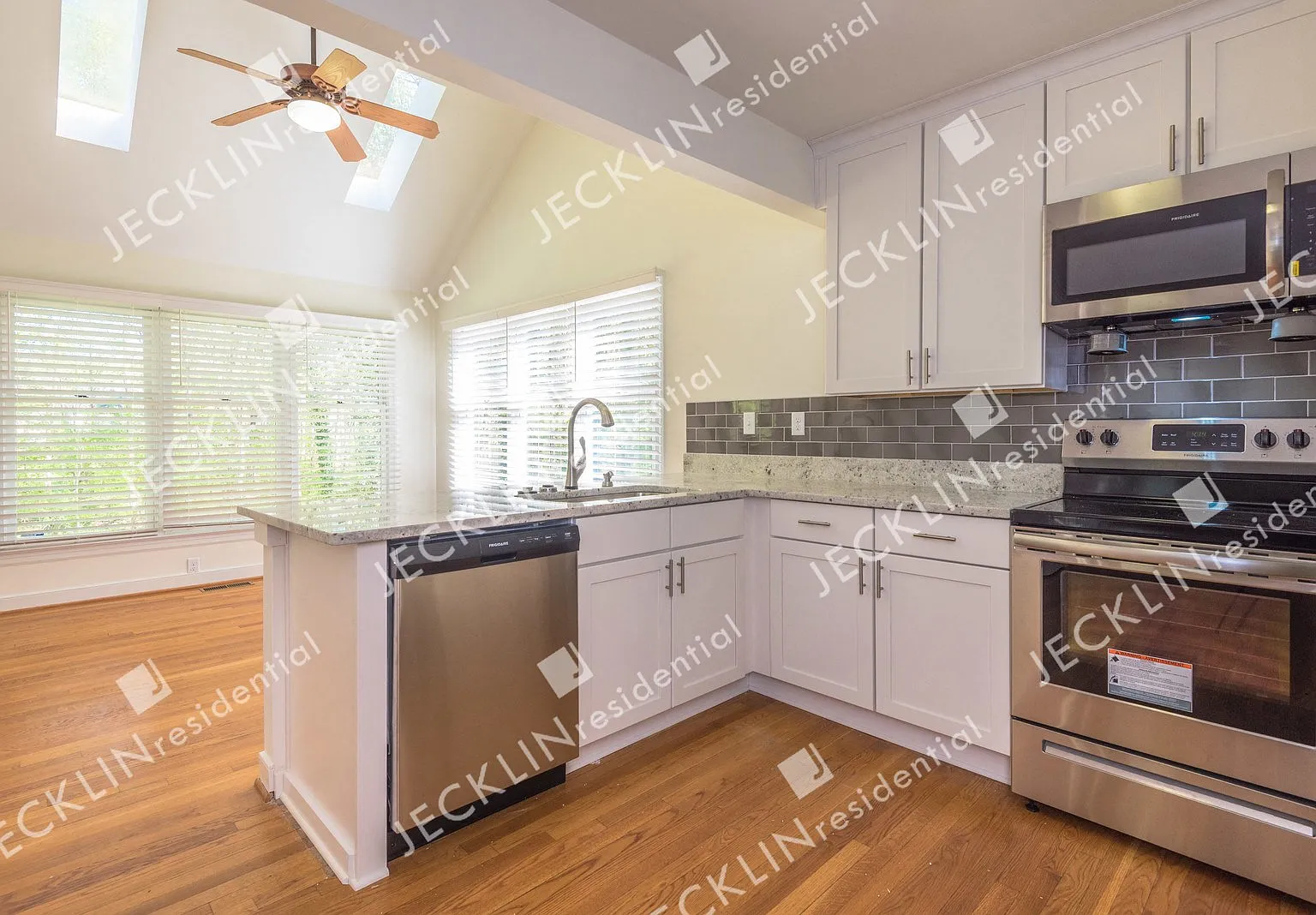 12515 Cutler Ridge Dr — Photo 4