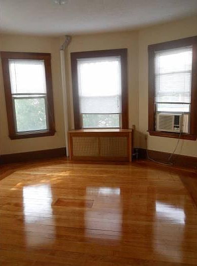 2nd Living Room OR Large Bedroom (no closet)