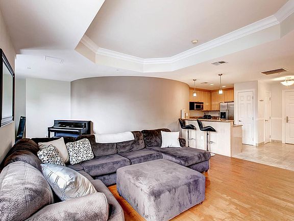 5th image of 1827 N Grant St Unit 207