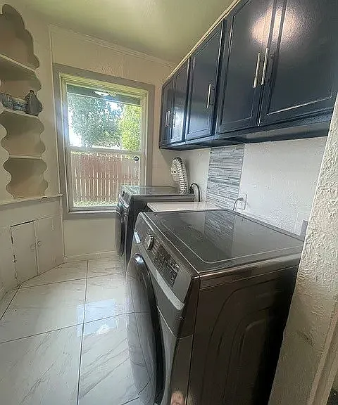 3819 Roseland Ave — Photo 13