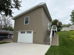1903 Mark Dr, Albert Lea, MN 56007