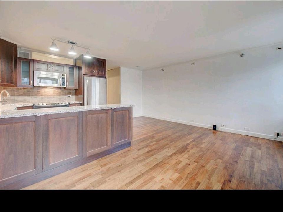 2nd image of 3507-474 S Lakeshore Dr N #3507