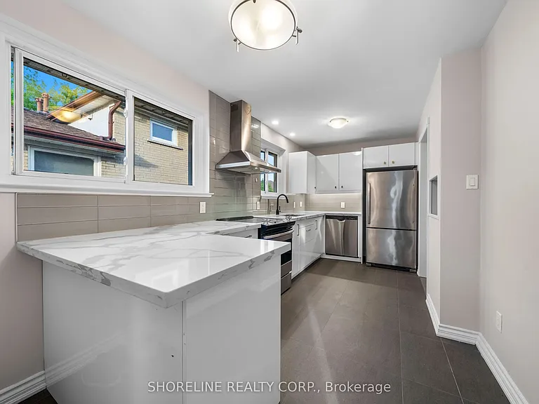 608 Raphael Ave #UPPER — Photo 4