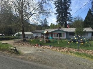 1911 Foots Creek Rd, Gold Hill, OR 97525