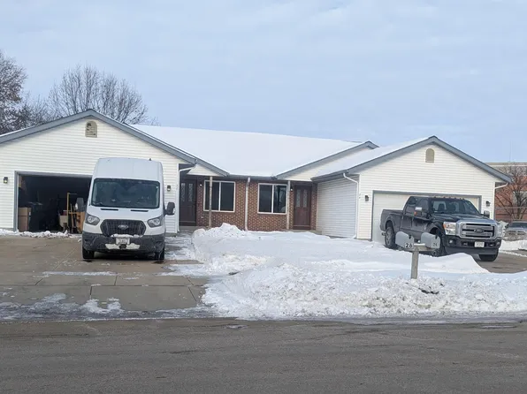 24 Tower Dr, Sun Prairie, WI 53590