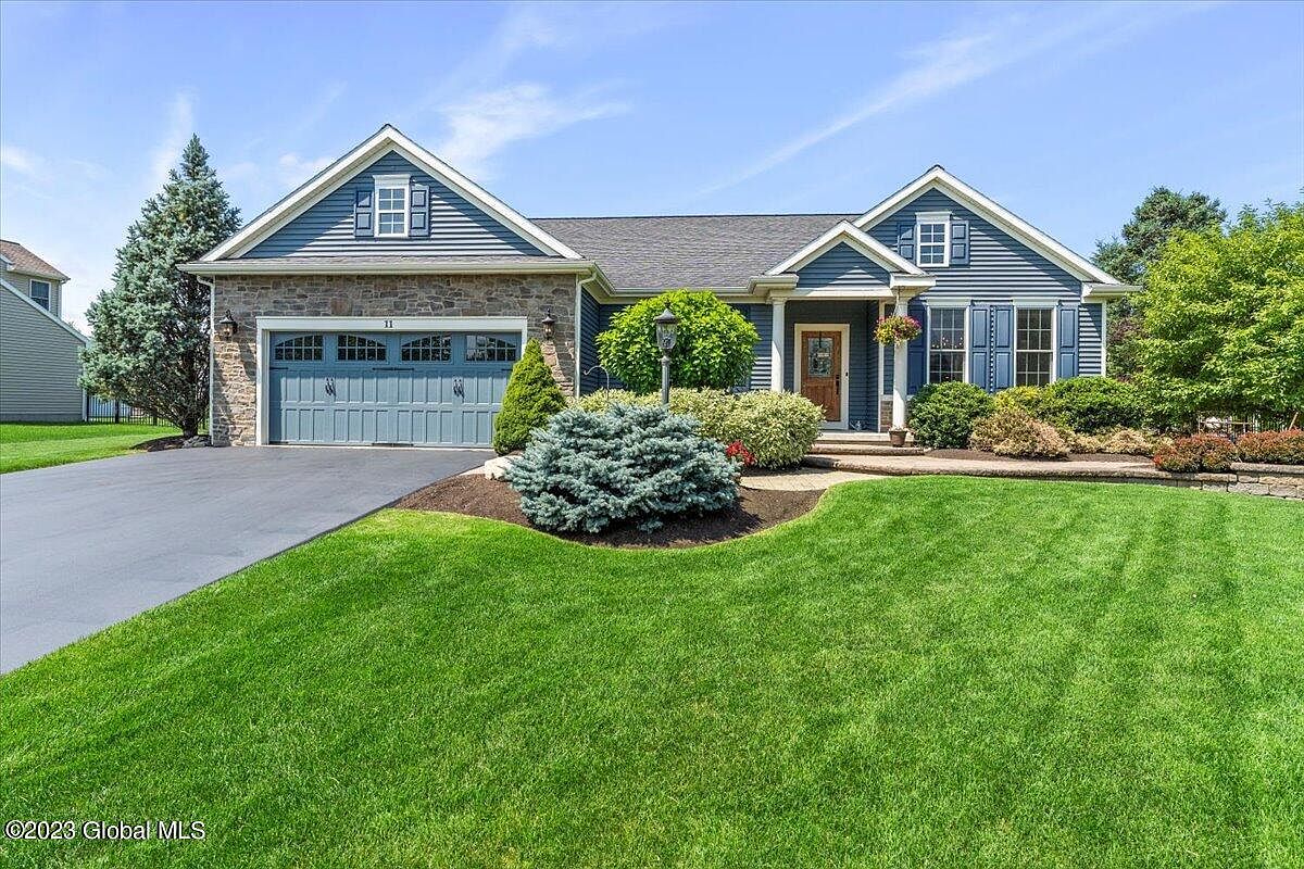 1st image of 11 Surrey Drive