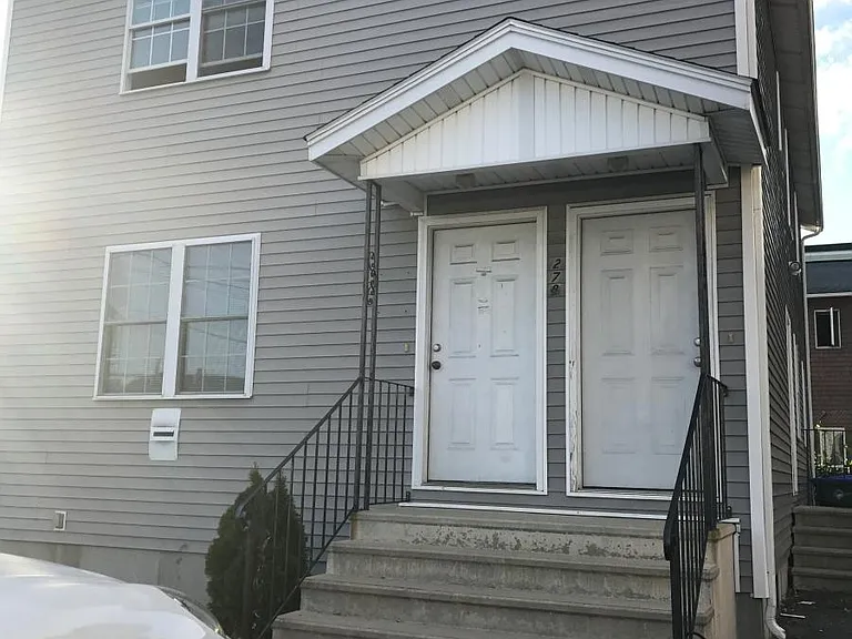 259 Carpenter St #1 — Photo 10