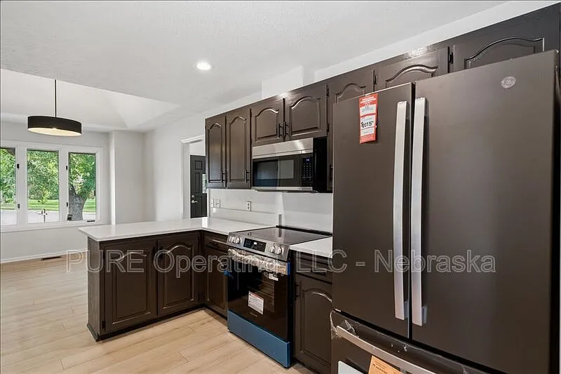 4 bed, 4.0 bath, 3179 sqft, $3,450 — Photo 3