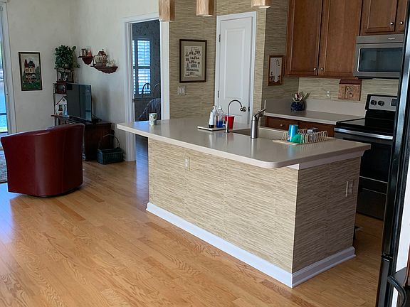 2nd image of 85 Amistad Dr
