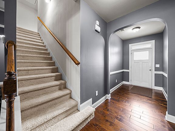 2nd image of 5004 Whiteoak Pointe SE