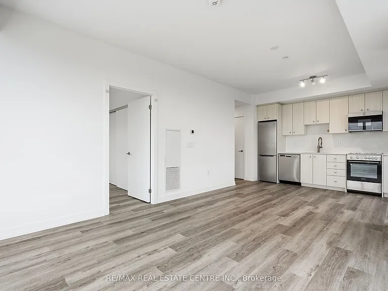 15 Wellington St S #2912 — Photo 10
