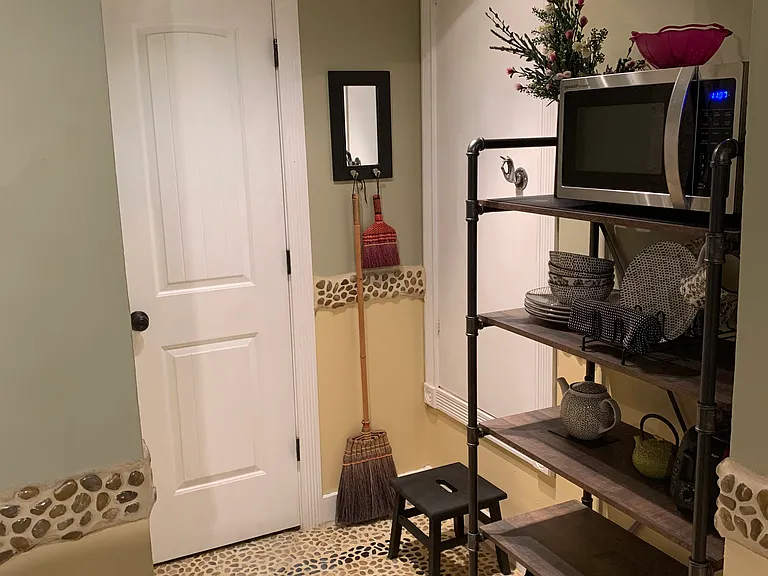 1313 Marion St NE — Photo 25