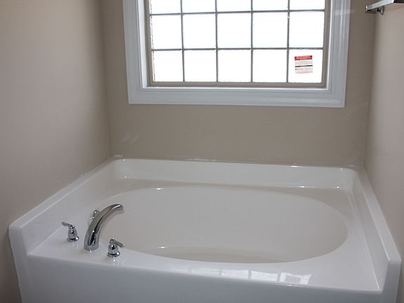 343 Feathers Ln