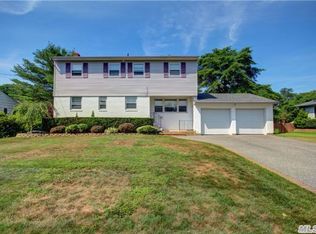 816 Hampshire Rd, Bay Shore, NY 11706