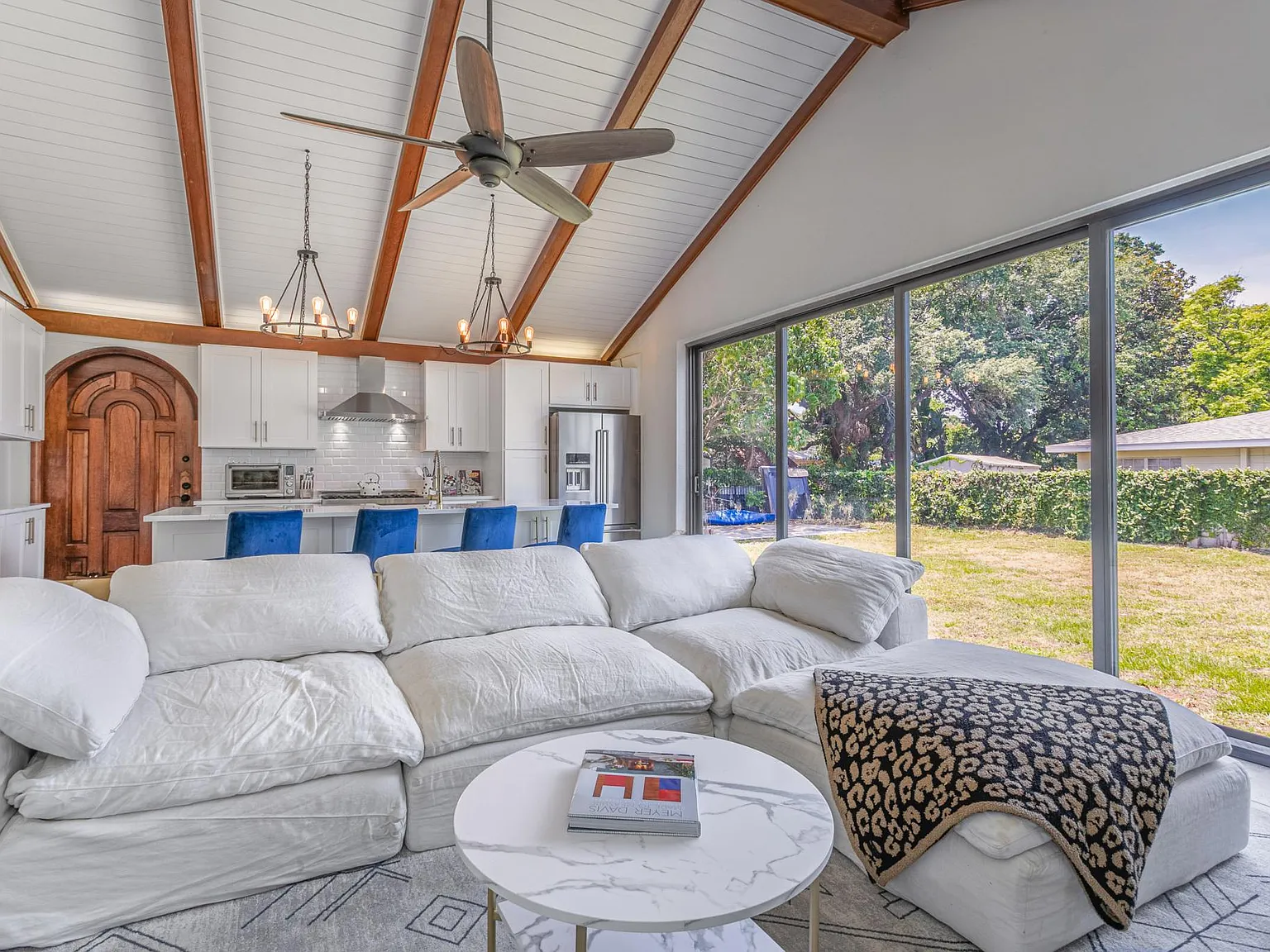3 bed, 2766 sqft, $4,350 — Photo 1