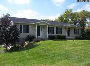1162 Woodland St SW, Hartville, OH 44632