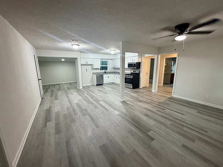 4931 Cosby St — Photo 2