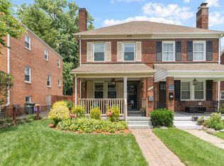 1115 16th St S, Arlington, VA 22202