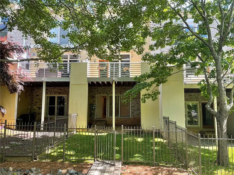 1325 Peachtree Vw NE — Photo 20