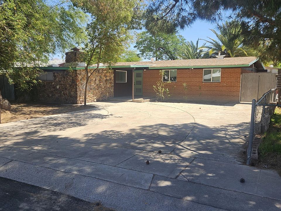 1st image of 4410 N Alicia Ave