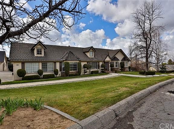 5th image of 9902 Onyx St