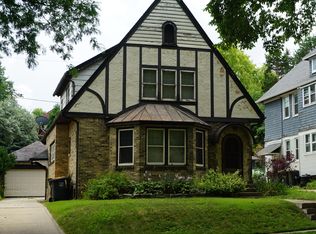 6627 W Lloyd St, Wauwatosa, WI 53213