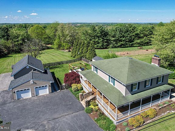 2nd image of 3046 Sykesville Rd