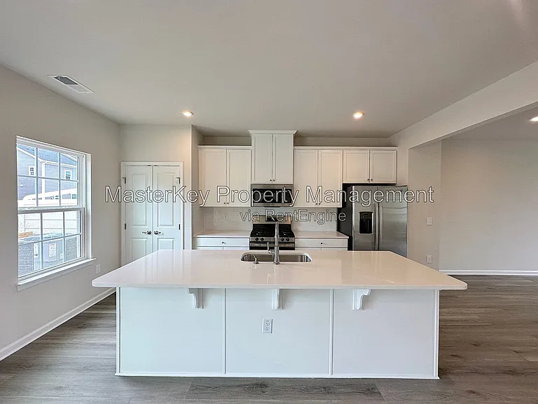 1018 Kentlands Dr — Photo 7