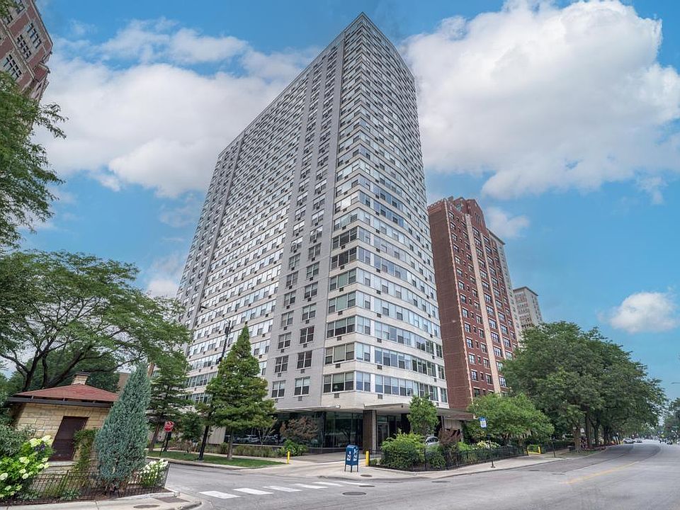 1st image of 3900 N Lake Shore Dr APT 12E