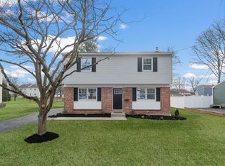 486 Kalmia St, Warminster, PA 18974