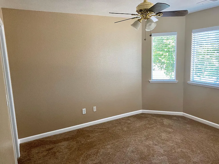 9846 N Ann Ave — Photo 16