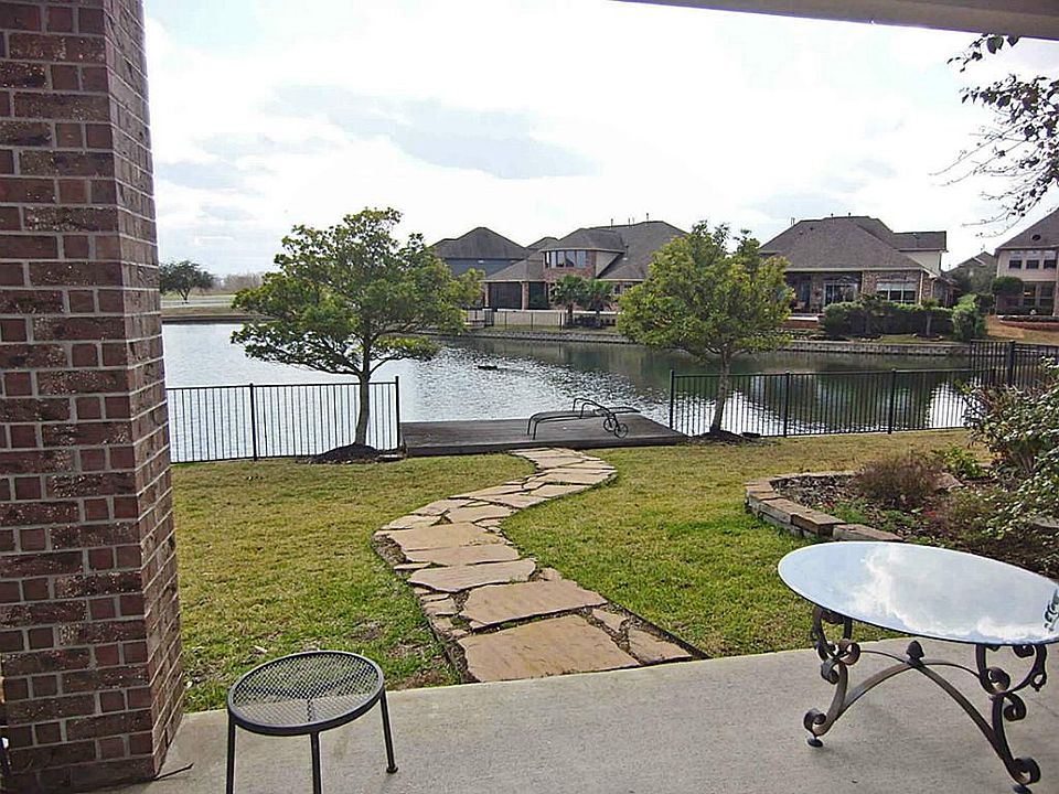 Executive Home In The Premiere Gated Neighborhood Of Avalon @ Seven Meadows * Waterfront Living