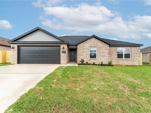 1008 Marquis Ave, Lowell, AR 72745