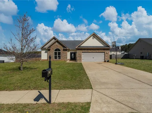 112 Old Glory Way, Fort Mitchell, AL 36856