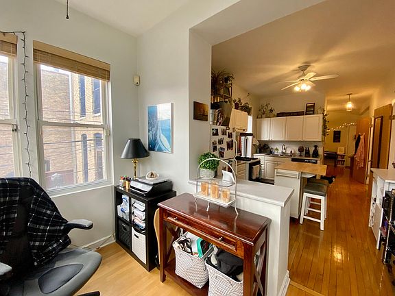 2nd image of 1320 N Wicker Park Ave APT 1R