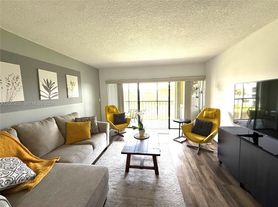 230 Lakeview Dr, Fort Lauderdale, FL